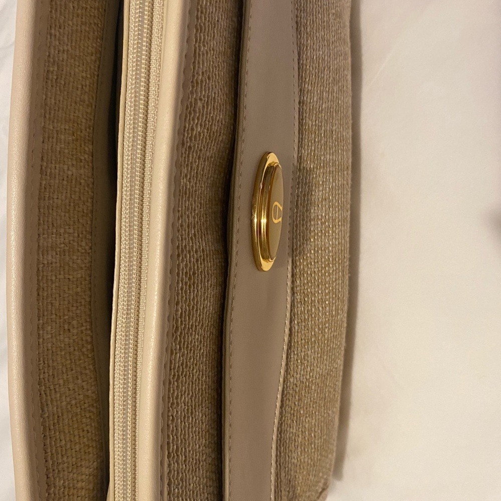 Handbag - Picture 2 of 3
